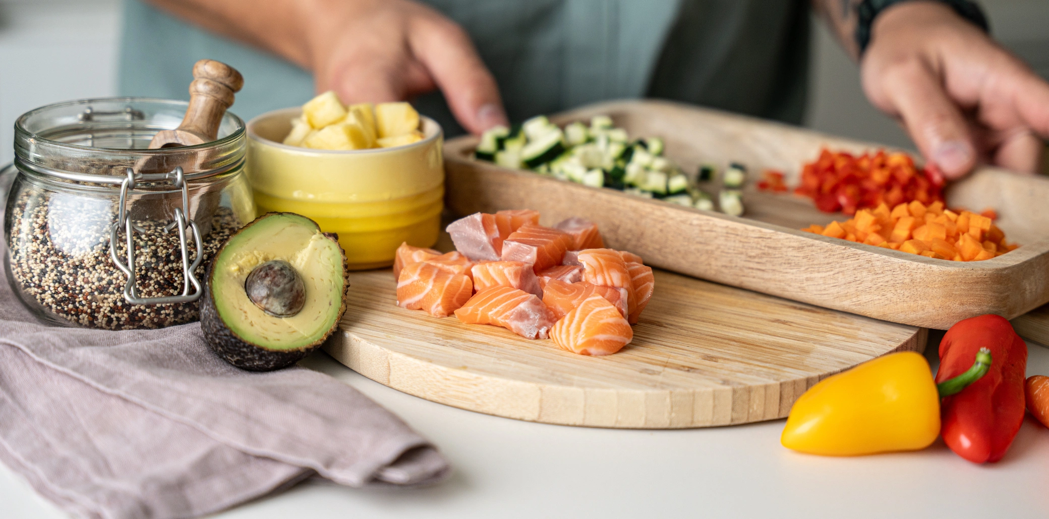 mise en place dos legumes e salmão da bowl saudável